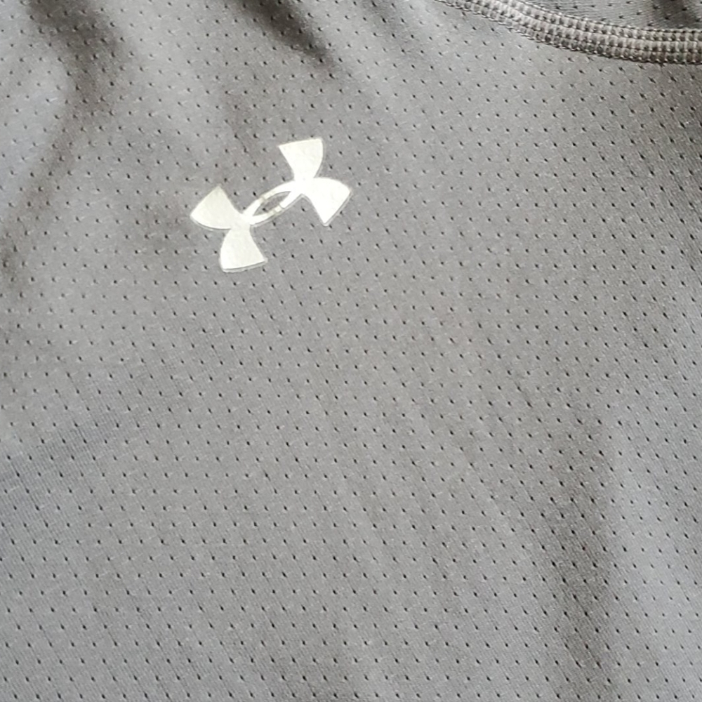Ladies Under Armour Fitted V-Neck Shirt Sz Sm - Picture 2 of 4